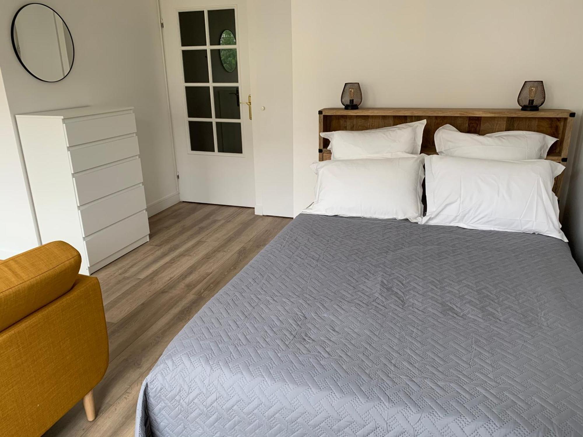 Beautiful Studio Located South Of Paris Bourg-la-Reine Bilik gambar